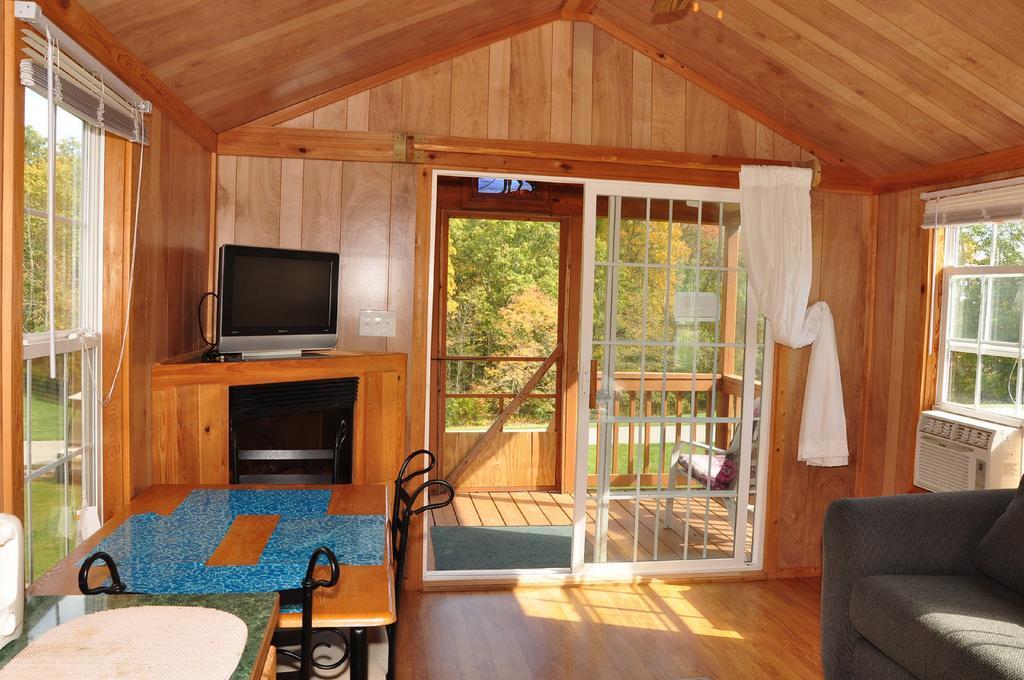Plymouth Rock Camping Resort Rustic Cabin Elkhart Lake Exterior foto