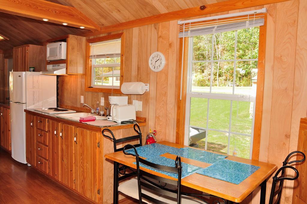 Plymouth Rock Camping Resort Rustic Cabin Elkhart Lake Exterior foto